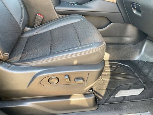 Used 2022 Chevrolet Tahoe High Country image 24