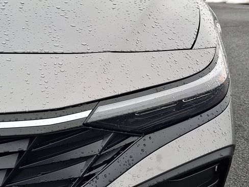 Used 2024 Hyundai Elantra SEL image 8