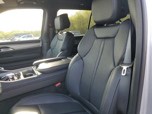 New 2026 Jeep Grand Wagoneer 4WD image 11