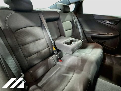 Used 2017 Chevrolet Malibu LT FWD image 25