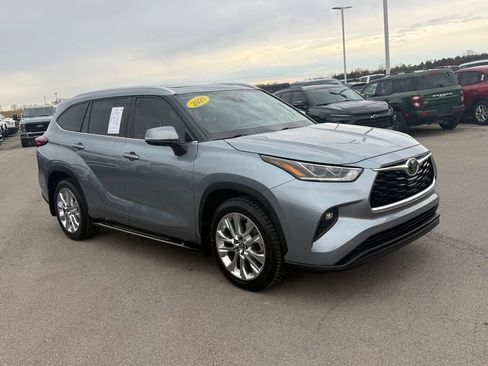 Used 2020 Toyota Highlander Limited image 2