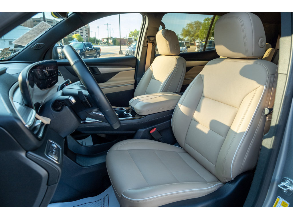 Used 2025 Buick Enclave Preferred FWD image 12