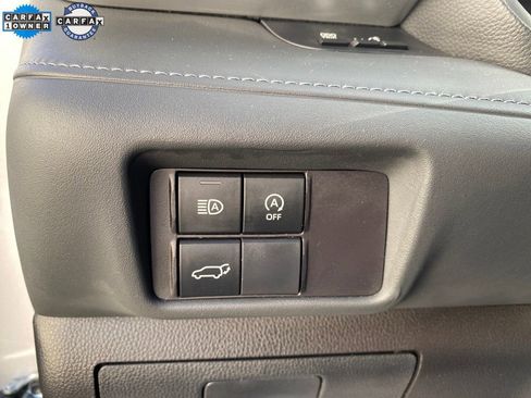 Used 2024 Toyota Highlander LE AWD/4WD image 28