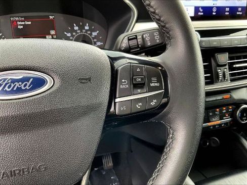 Certified 2022 Ford Escape SEL AWD/4WD image 12