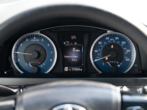 Used 2016 Toyota Camry LE image 13