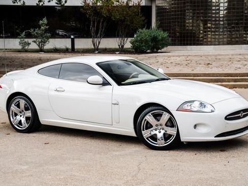 Used 2007 Jaguar XK XK image 32