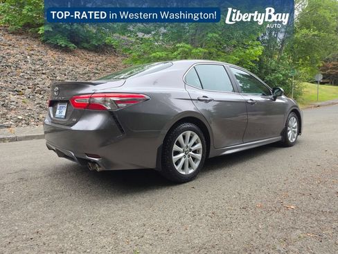 Used 2019 Toyota Camry SE FWD image 5