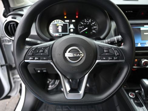 Used 2023 Nissan Kicks SV image 19