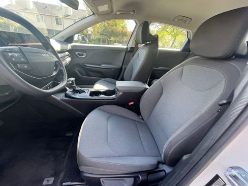 Used 2025 Kia K4 LXS image 25