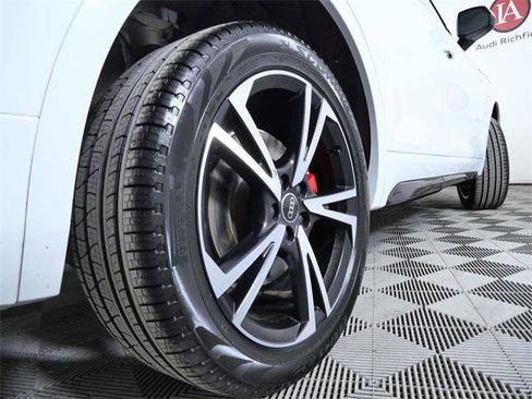 Used 2025 Audi Q5 2.0T Premium Plus w/ Premium Plus Package image 9