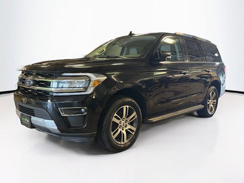 Used 2024 Ford Expedition Limited image 3