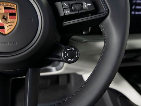 New 2026 Porsche Cayenne Coupe AWD/4WD image 23