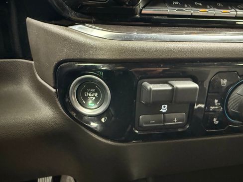 Used 2024 Chevrolet Silverado 1500 LTZ AWD/4WD image 22