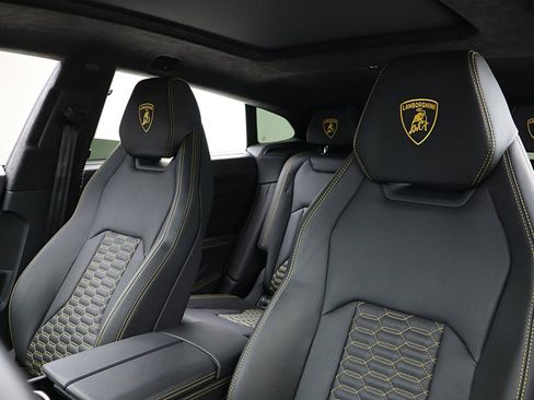 Used 2022 Lamborghini Urus /SELEZIONE PRE-OWNED CERTIFIED image 28