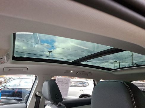 Used 2025 Volkswagen Taos SEL image 15