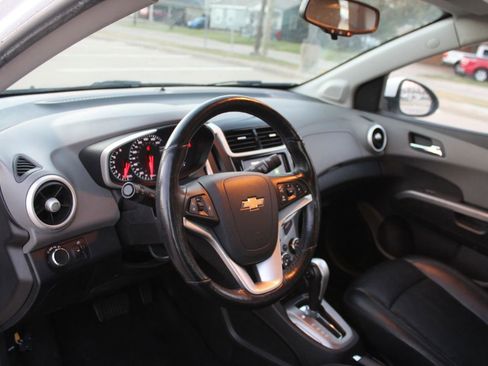Used 2020 Chevrolet Sonic Premier image 14