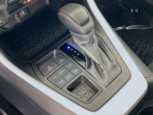 Certified 2025 Toyota RAV4 XLE AWD/4WD image 16