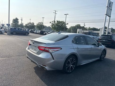 Used 2020 Toyota Camry SE FWD image 20