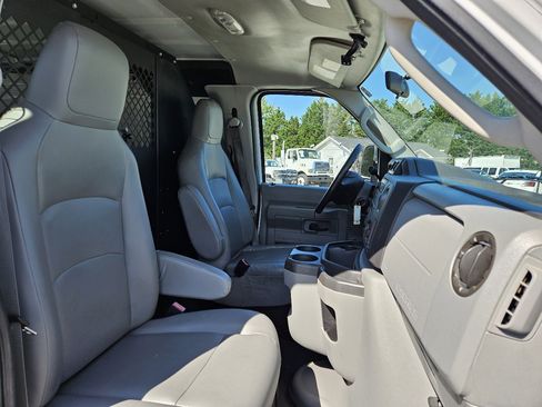 Used 2013 Ford E-150 and Econoline 150 image 26