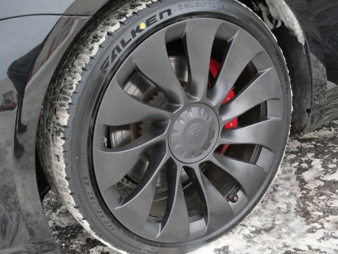 Used 2023 Tesla Model 3 Performance image 15