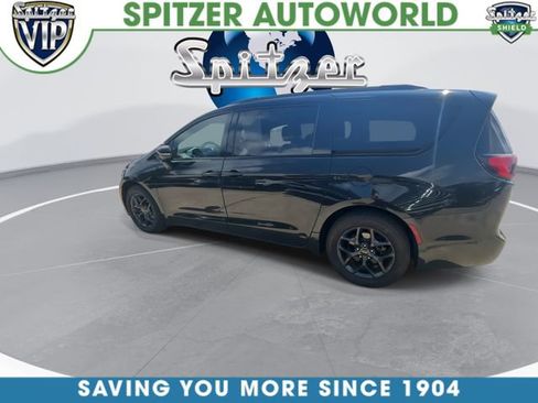 Used 2018 Chrysler Pacifica Limited w/ S Appearance Package FWD image 7