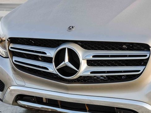 Used 2019 Mercedes-Benz GLC 300 image 6