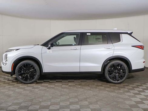 New 2026 Mitsubishi Outlander LE FWD image 17