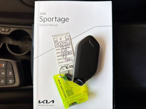 Used 2026 Kia Sportage EX FWD image 34