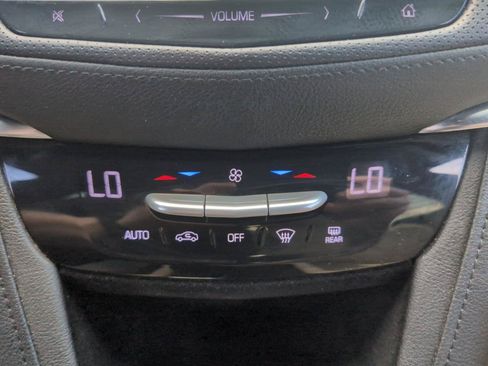 Used 2018 Cadillac XT5 FWD image 25