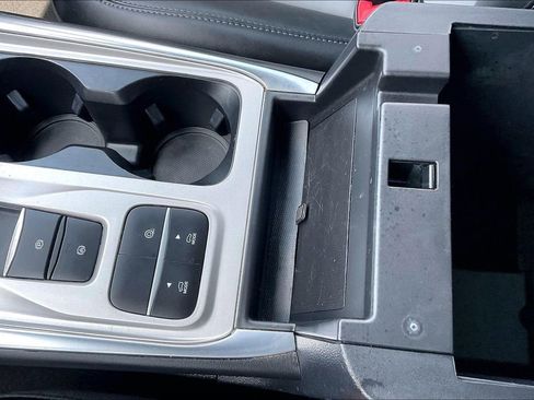 Used 2023 Ford Explorer XLT w/ Equipment Group 202A RWD image 26