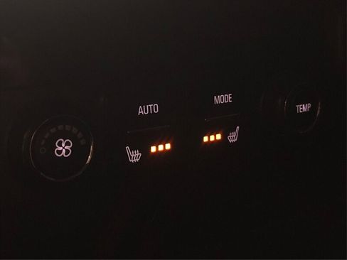 Used 2015 GMC Yukon XL SLT w/ HD Trailering Package image 28