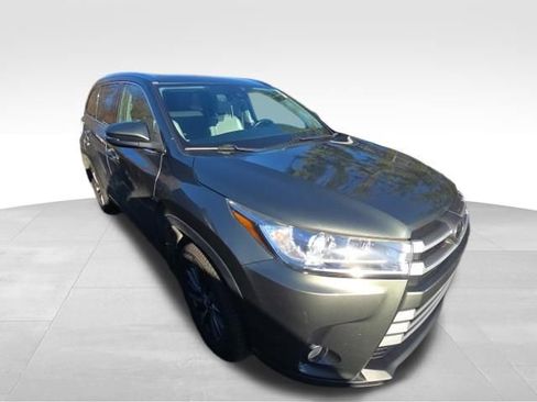 Used 2019 Toyota Highlander XLE image 7