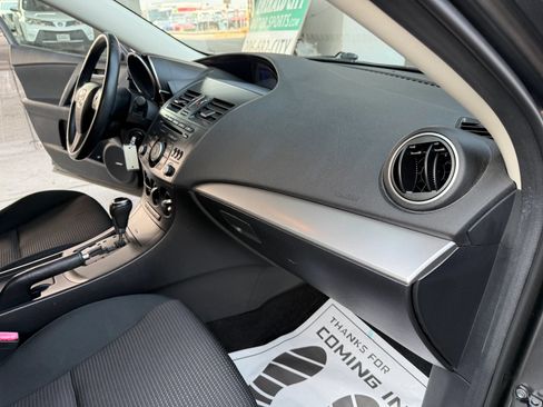Used 2012 MAZDA MAZDA3 i Touring FWD image 22