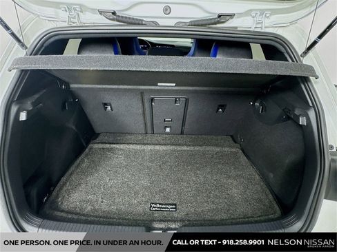 Used 2022 Volkswagen Golf R image 27