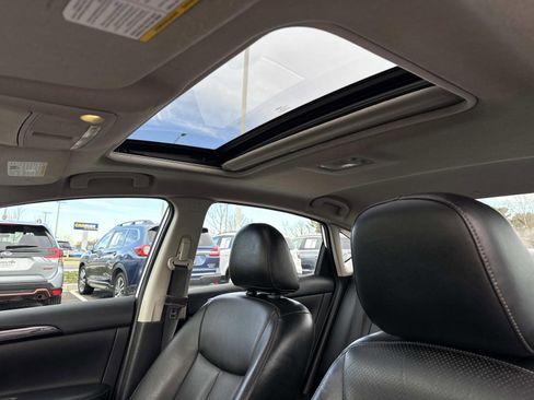 Used 2019 Nissan Sentra SL w/ Exterior Package image 9