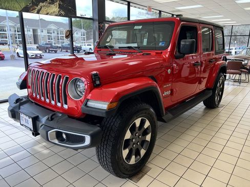Used 2018 Jeep Wrangler Unlimited Sahara image 5