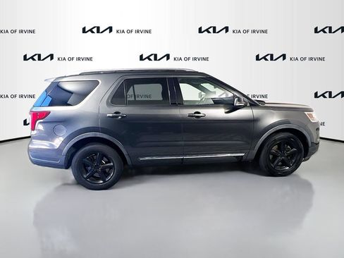 Used 2018 Ford Explorer XLT w/ Equipment Group 201A FWD image 7