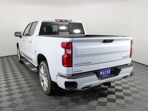 New 2026 Chevrolet Silverado 1500 High Country w/ High Country Premium Package AWD/4WD image 27