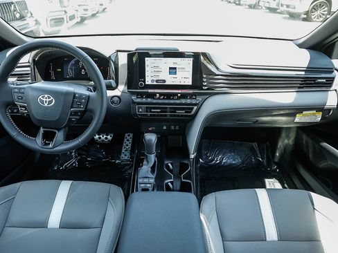 Used 2026 Toyota Camry SE FWD image 10