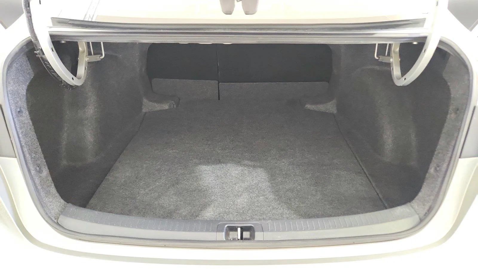 Used 2025 Toyota Corolla LE FWD image 36