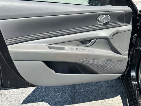 Used 2023 Hyundai Elantra SEL w/ Convenience Package FWD image 14
