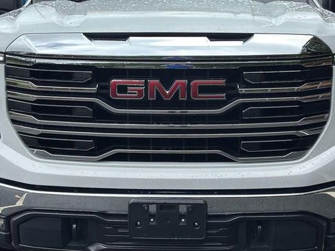 Used 2025 GMC Sierra 1500 SLT RWD image 25