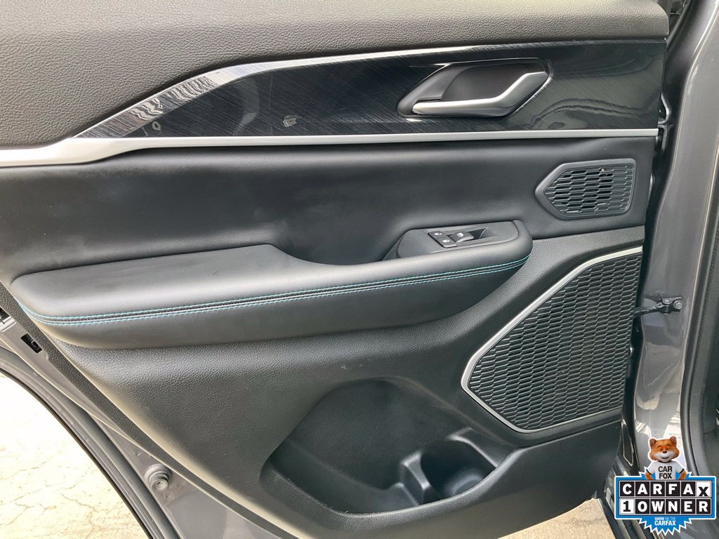 Used 2023 Jeep Grand Cherokee Trailhawk AWD/4WD image 37
