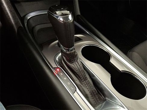 Used 2017 Chevrolet Malibu LT image 16