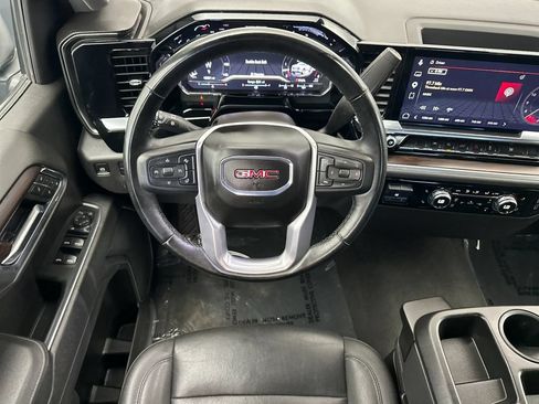 Used 2025 GMC Sierra 1500 SLT AWD/4WD image 13