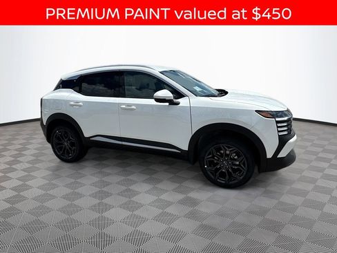 Used 2025 Nissan Kicks SR image 3