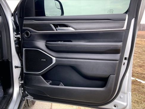 Used 2023 Jeep Wagoneer Series II image 23