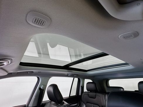 Used 2023 Jeep Grand Cherokee 4WD 4xe image 6