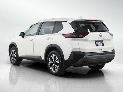 Used 2023 Nissan Rogue SV w/ SV Premium B Package image 3