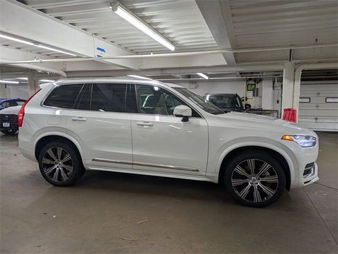 Certified 2024 Volvo XC90 T8 Plus image 8
